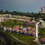 Vemara Club And - Free Parking And Free Access Hotel 3*