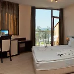 Hotel Vemara Club And - Free Parking And Free Access