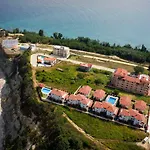 Vemara Club And - Free Parking And Free Access Hotel