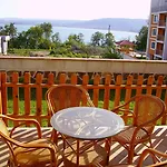 Vemara Club And - Free Parking And Free Access
