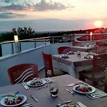 Vemara Club And - Free Parking And Free Access Hotel 3*