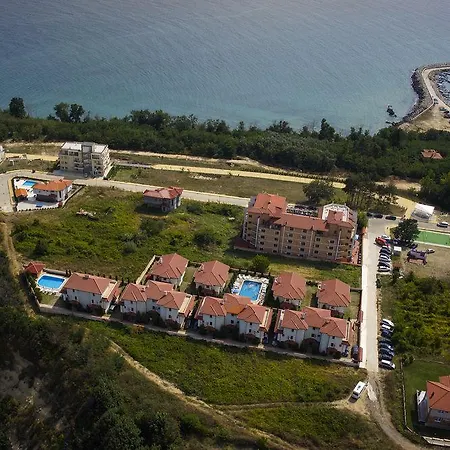 Vemara Club And - Free Parking And Free Access Hotel 3*