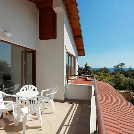 Vemara Club And - Free Parking And Free Access 3*