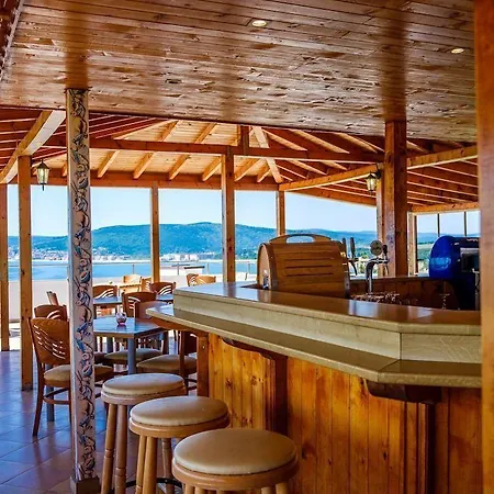 Vemara Club And - Free Parking And Free Access Obzor