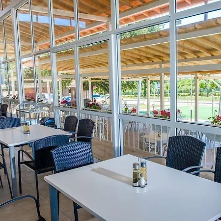 Hotel Vemara Club And - Free Parking And Free Access 3*