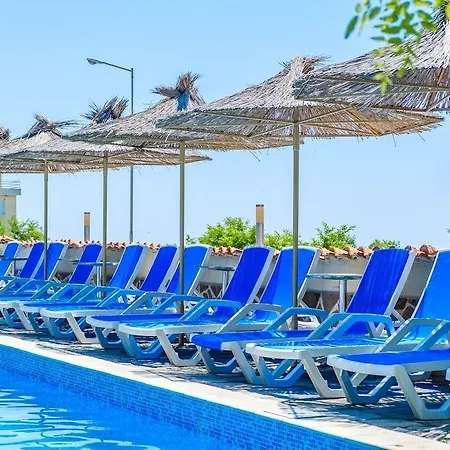 Hotel Vemara Club And - Free Parking And Free Access 3*