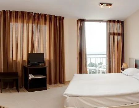 Vemara Club And - Free Parking And Free Access 3* Obzor