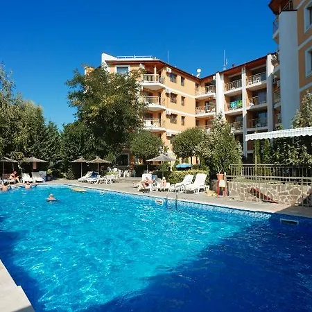 Vemara Club And - Free Parking And Free Access Hotel 3*