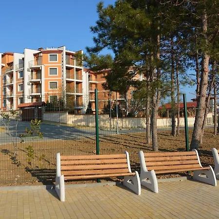 Vemara Club And - Free Parking And Free Access Hotel Obzor