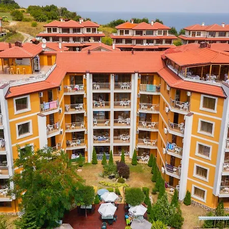 Vemara Club And - Free Parking And Free Access