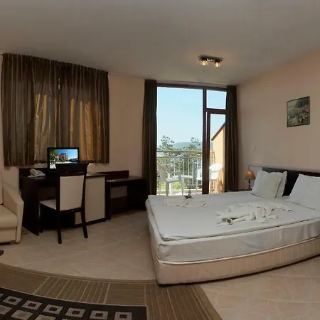 Vemara Club And - Free Parking And Free Access Hotel 3*