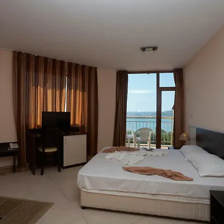 Hotel Vemara Club And - Free Parking And Free Access 3*