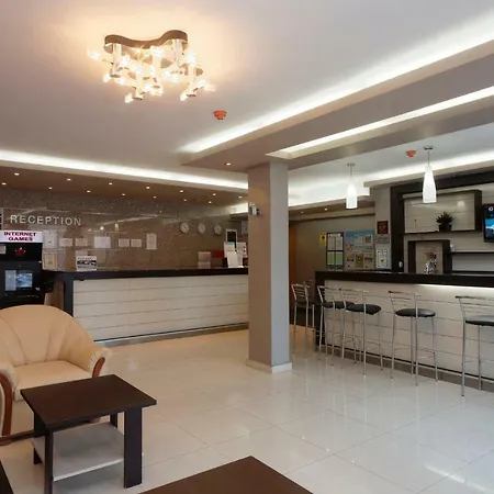 Vemara Club And - Free Parking And Free Access Hotel