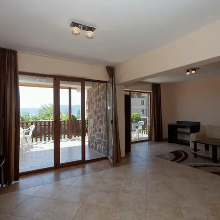 Vemara Club And - Free Parking And Free Access Hotel