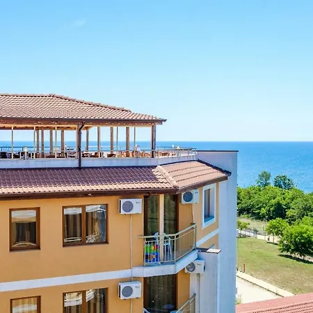 Vemara Club And - Free Parking And Free Access 3*